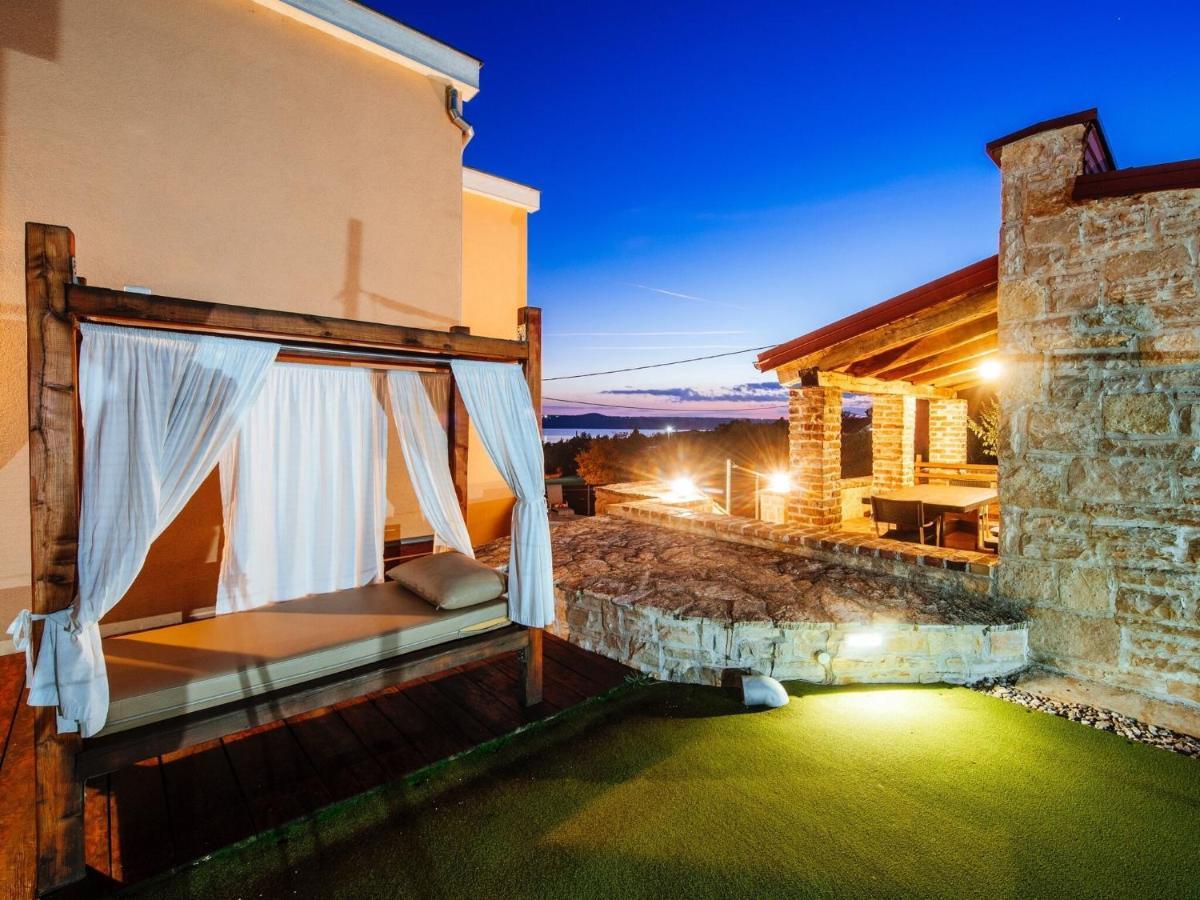 Splendid Holiday Home In Jasenice マスレニツァ エクステリア 写真