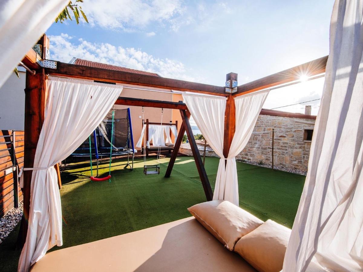 Splendid Holiday Home In Jasenice マスレニツァ エクステリア 写真