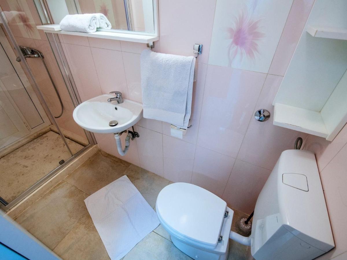Splendid Holiday Home In Jasenice マスレニツァ エクステリア 写真